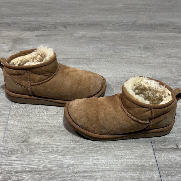 UGG Classic Ultra Mini chestnut ankle boots US size 5 - Picture 3 of 7